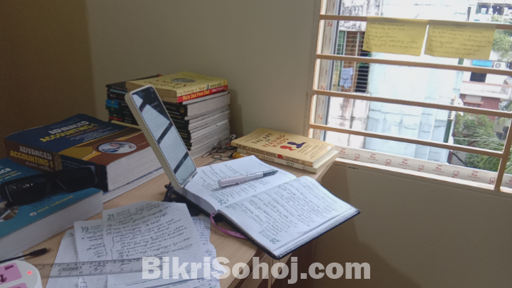 পড়ার টেবিল বা কম্পিউটার টেবিল